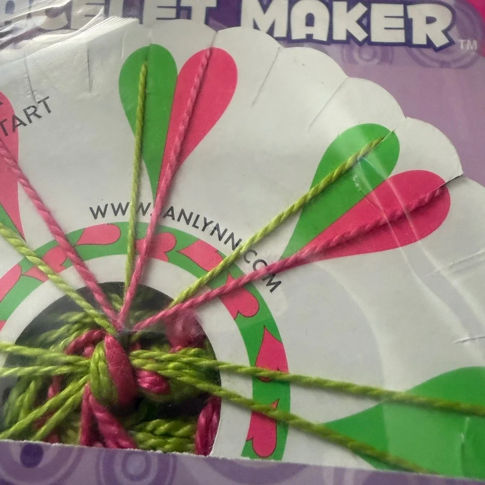 Make It Cool 2011 Friendship Bracelet Maker Janlynn 3001-95 Fun‎ Craft Kit Neon